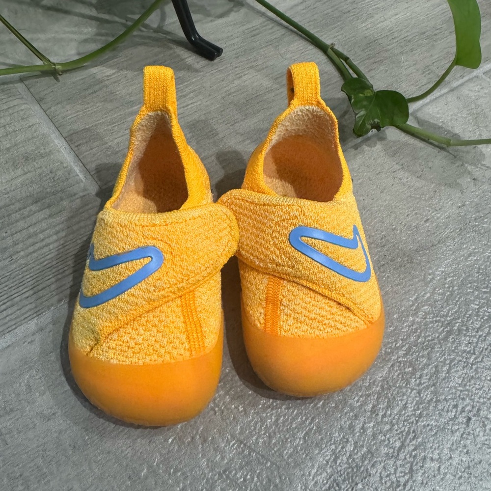 Nike Kids orange Swoosh 1 Shoes